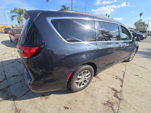 Maximum Steel Metallic Clearcoat 2021 Chrysler Pacifica Touring