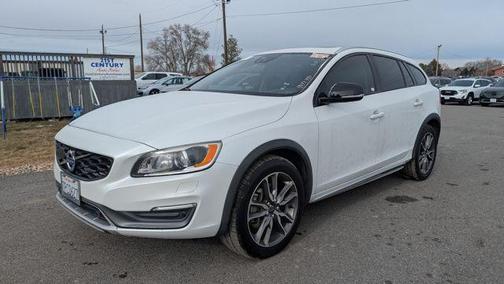 2015 Volvo V60 Cross Country T5 Platinum