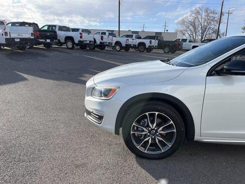 2015 Volvo V60 Cross Country T5 Platinum