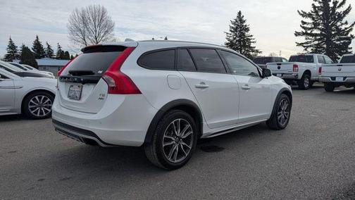 2015 Volvo V60 Cross Country T5 Platinum