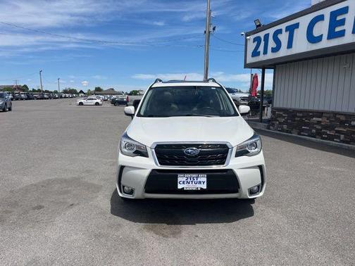 Crystal White Pearl 2018 Subaru Forester 2.0XT Touring