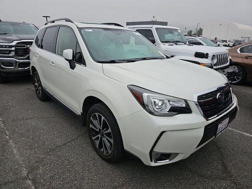 Crystal White Pearl 2018 Subaru Forester 2.0XT Touring