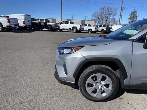 2022 Toyota RAV4 LE