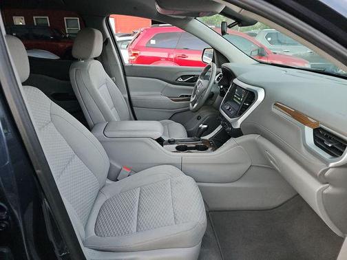 2018 GMC Acadia SLE-2