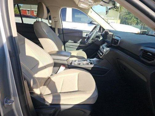 2022 Ford Explorer Base