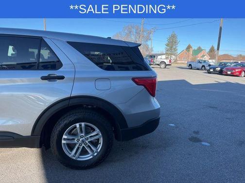 Iconic Silver Metallic 2022 Ford Explorer Base