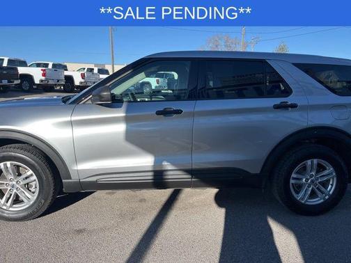 Iconic Silver Metallic 2022 Ford Explorer Base