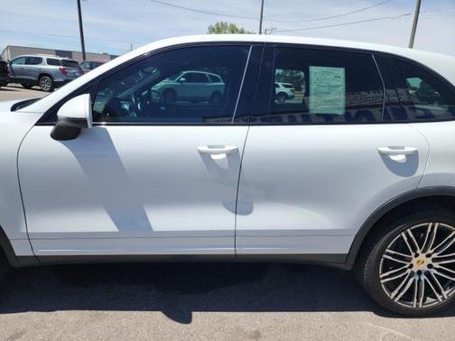 2016 Porsche Cayenne Base