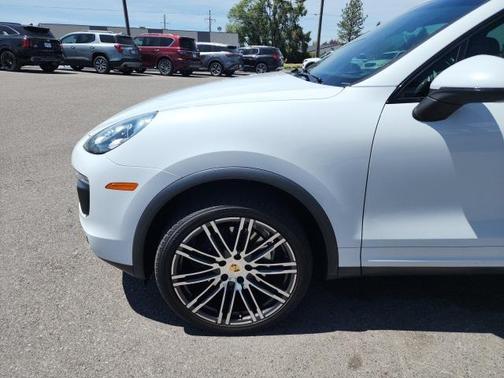 2016 Porsche Cayenne Base