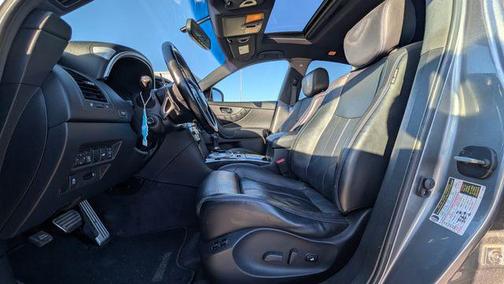 2015 INFINITI QX70 Base