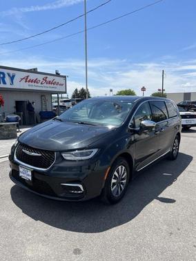 2023 Chrysler Pacifica Hybrid Limited