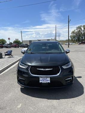 2023 Chrysler Pacifica Hybrid Limited