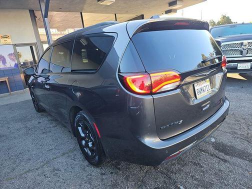 2020 Chrysler Pacifica Touring L