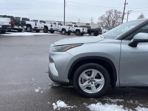 2023 Toyota Highlander Hybrid LE