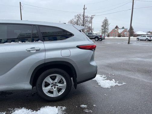 2023 Toyota Highlander Hybrid LE