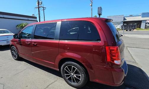 Octane Red Pearlcoat 2018 Dodge Grand Caravan SE