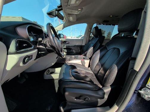 Jazz Blue Pearlcoat 2019 Chrysler Pacifica Touring-L Plus