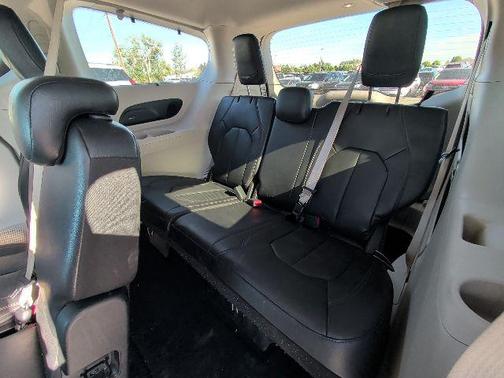 Jazz Blue Pearlcoat 2019 Chrysler Pacifica Touring-L Plus