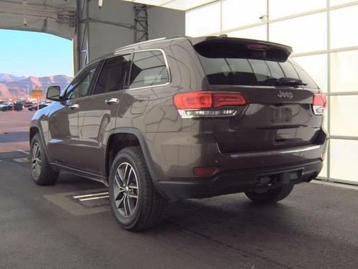 Walnut Brown Metallic Clearcoat 2018 Jeep Grand Cherokee Limited