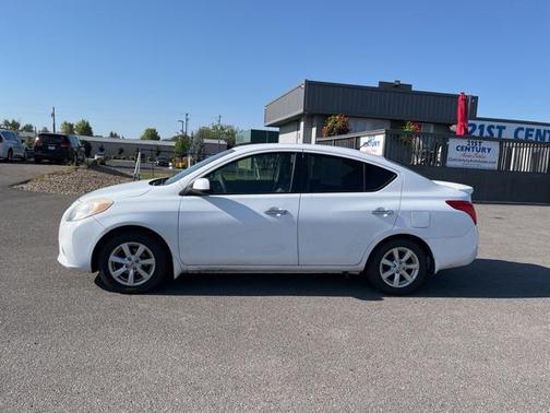 2014 Nissan Versa 1.6 SV