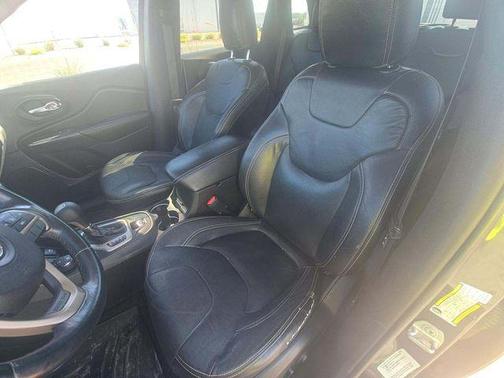 Granite Crystal Metallic Clearcoat 2015 Jeep Cherokee Latitude