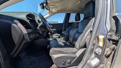 Granite Crystal Metallic Clearcoat 2015 Jeep Cherokee Latitude