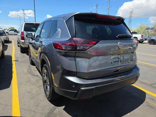 Gun Metallic 2025 Nissan Rogue SV