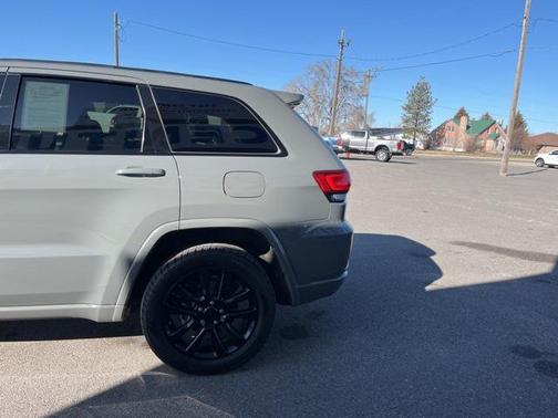 2020 Jeep Grand Cherokee Altitude