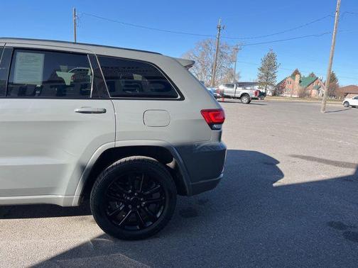 2020 Jeep Grand Cherokee Altitude