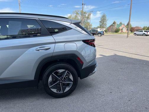Shimmering Silver 2025 Hyundai TUCSON SEL