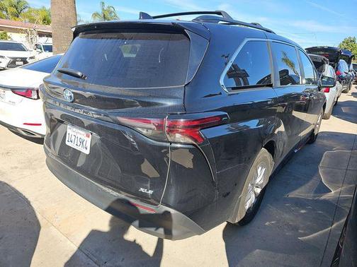2025 Toyota Sienna XLE