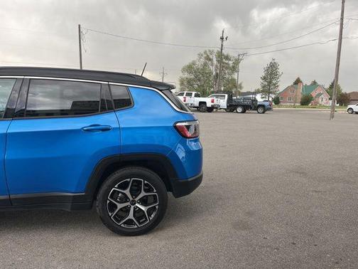 Hydro Blue Pearlcoat 2025 Jeep Compass Limited