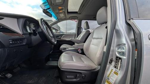 2017 Toyota Sienna XLE