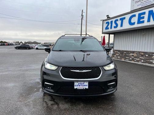 2022 Chrysler Pacifica Touring AWD