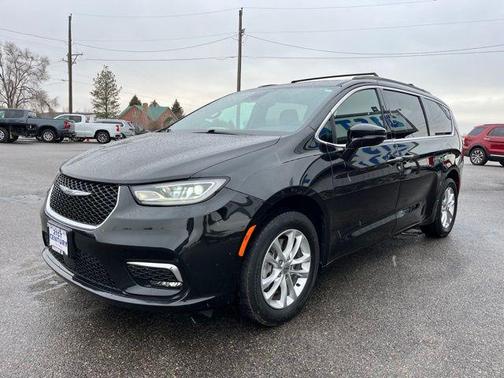 2022 Chrysler Pacifica Touring AWD