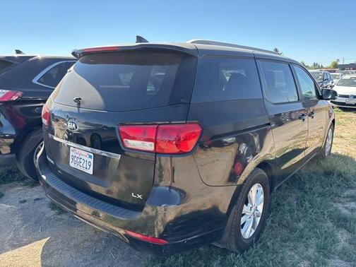 2016 Kia Sedona LX