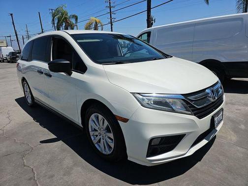 White Diamond Pearl 2019 Honda Odyssey LX