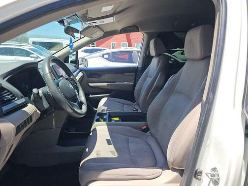 White Diamond Pearl 2019 Honda Odyssey LX