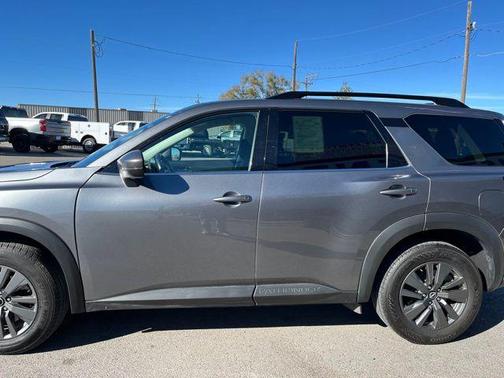 2024 Nissan Pathfinder SV 4WD