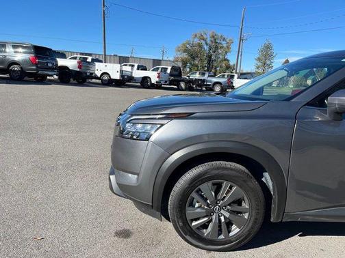 2024 Nissan Pathfinder SV 4WD