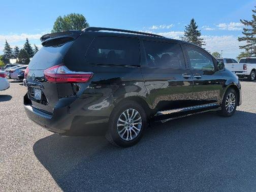 Midnight Black Metallic 2019 Toyota Sienna XLE