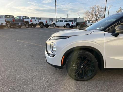 2023 Mitsubishi Outlander SE Black Edition S-AWC