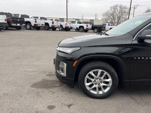 2022 Chevrolet Traverse LS