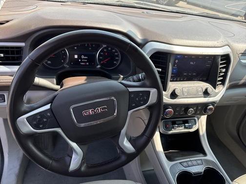2023 GMC Acadia AWD SLT