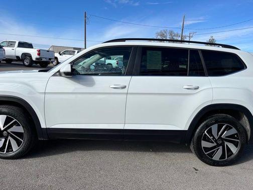 2025 Volkswagen Atlas 2.0T SE w/Technology 4MOTION