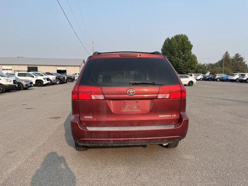 2005 Toyota Sienna LE