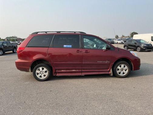 2005 Toyota Sienna LE