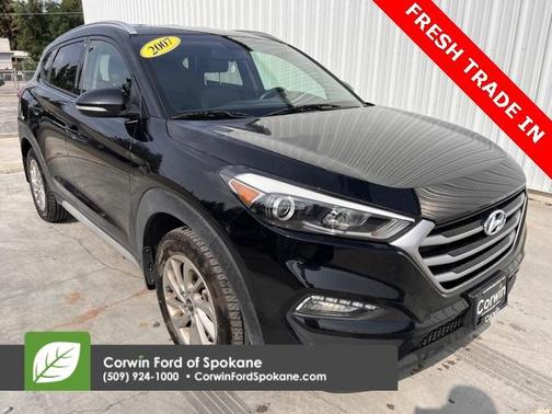 Photo 1 of 30 of 2017 Hyundai Tucson SE Plus