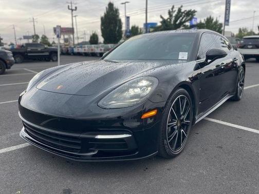 2018 Porsche Panamera 4
