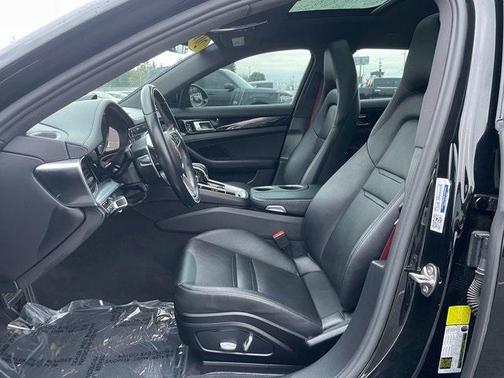 2018 Porsche Panamera 4